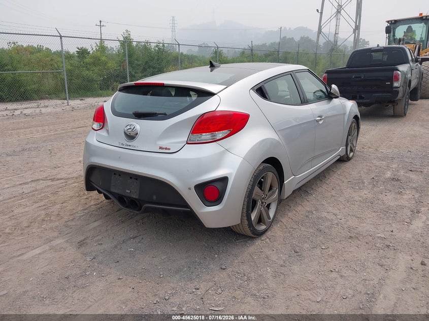 2013 HYUNDAI VELOSTER auction photo 4