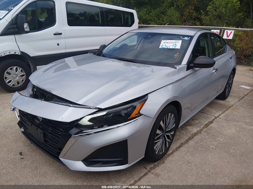2024 Nissan Altima, Front End, IAAI, VIN 1N4BL4DV5RN429315 — photo 2