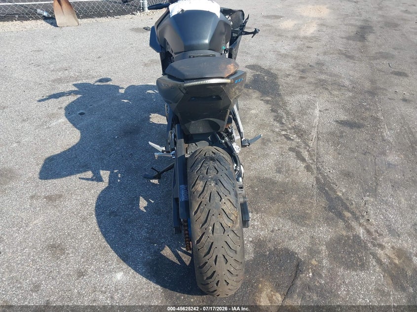 2024 Suzuki Gsx800 R VIN: JS1EM11BXR7101271 Lot: 45625242