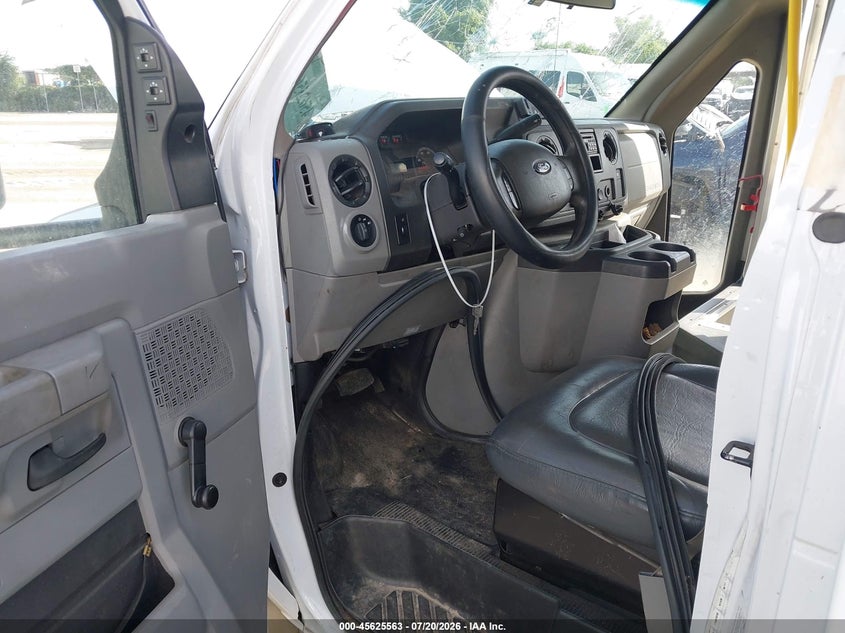 2017 Ford E-450 Cutaway VIN: 1FDFE4FS3HDC32538 Lot: 45625563