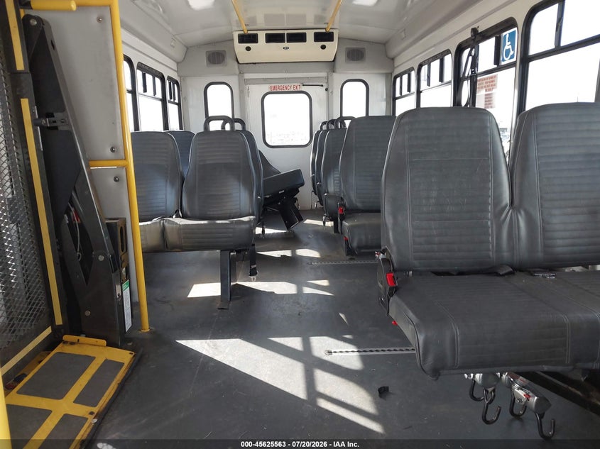 2017 Ford E-450 Cutaway VIN: 1FDFE4FS3HDC32538 Lot: 45625563