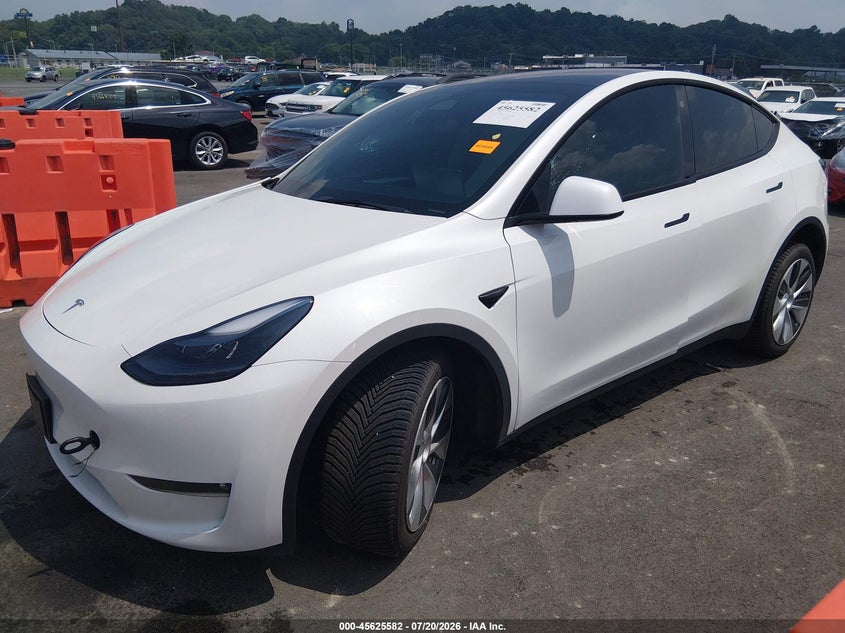 TESLA MODEL Y - zdjęcie 2