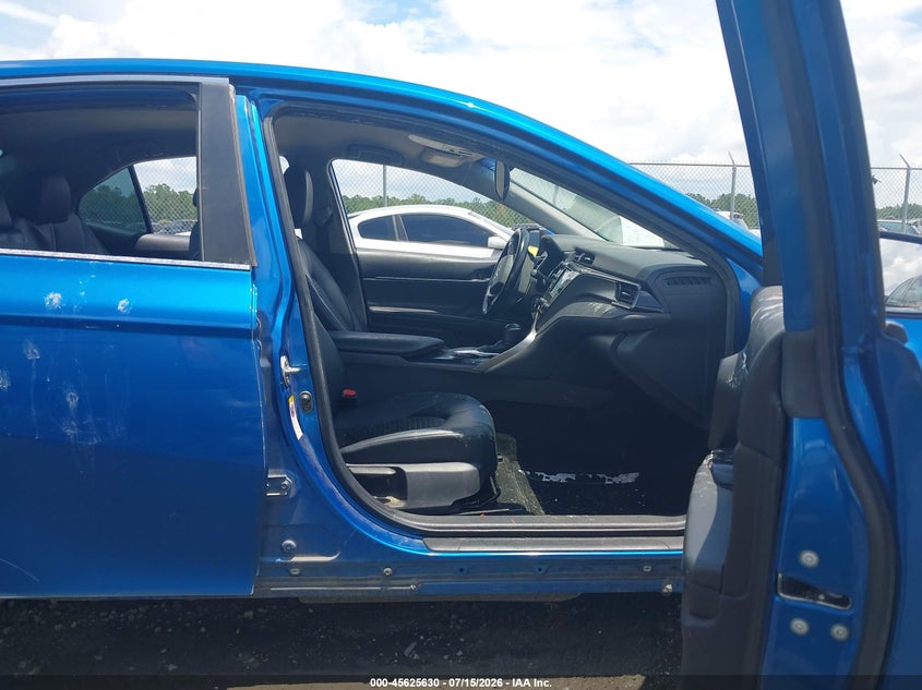 2019 TOYOTA CAMRY auction photo 5