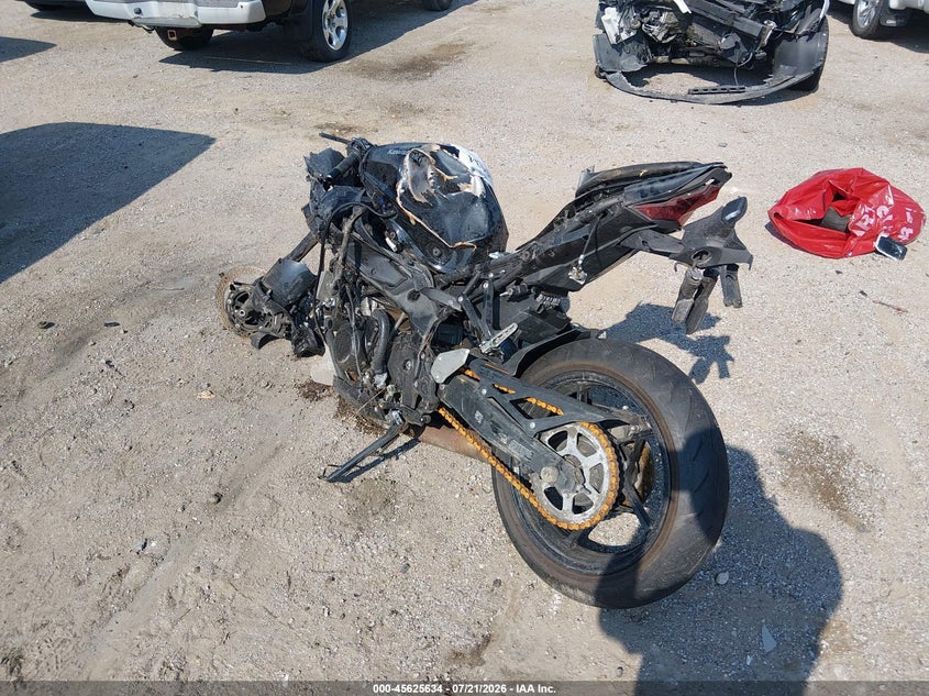 2025 KAWASAKI ZX400 auction photo 3
