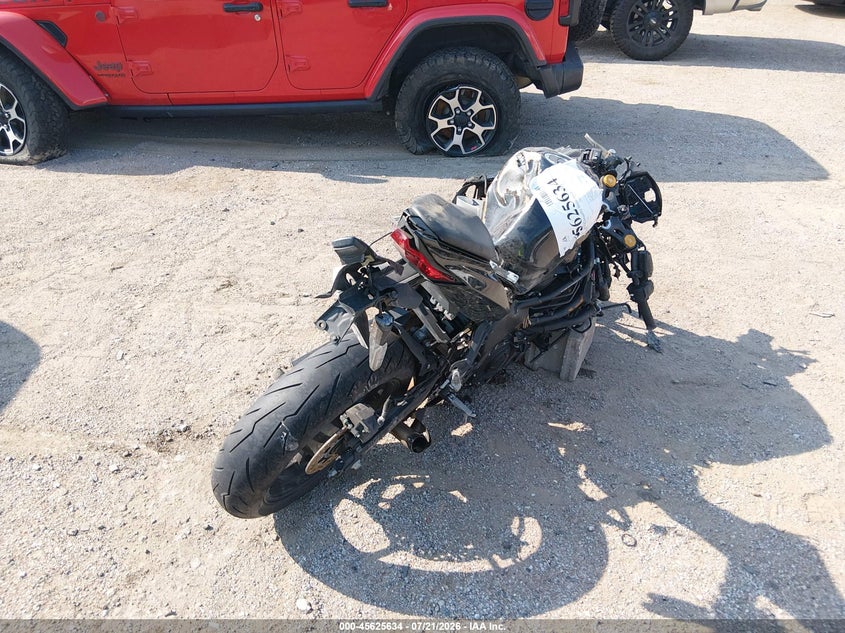 2025 KAWASAKI ZX400 auction photo 4