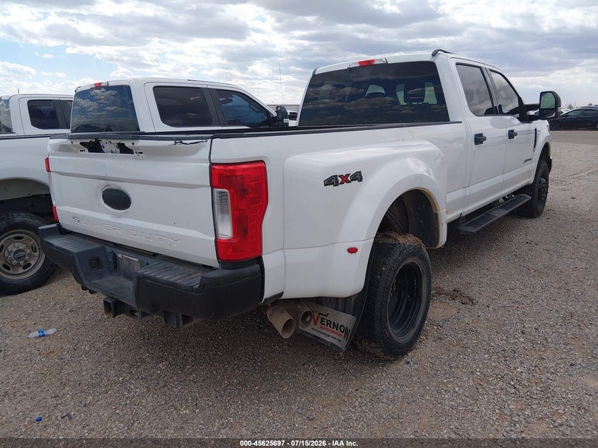 2017 FORD F-350 auction photo 4