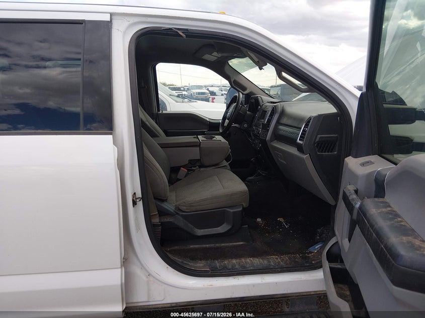 2017 FORD F-350 auction photo 6