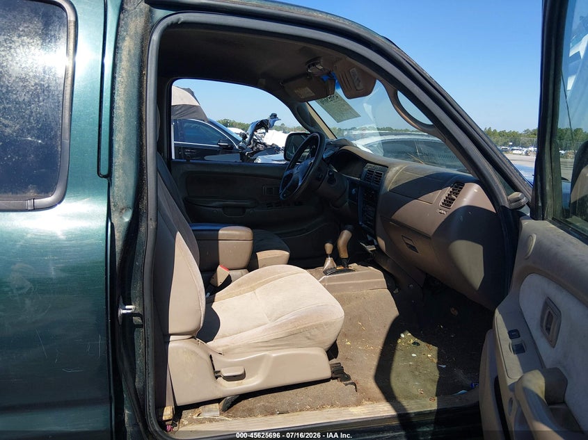 2004 TOYOTA TACOMA auction photo 5