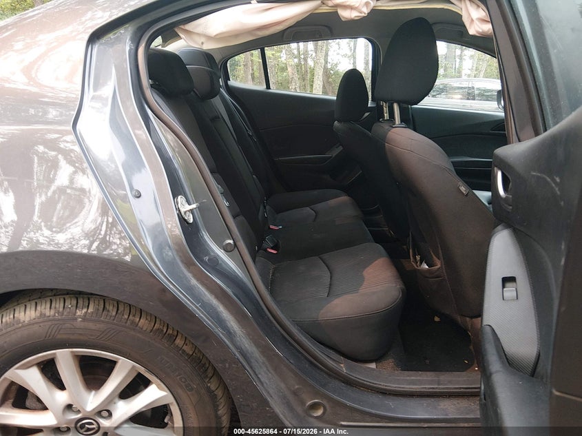 2016 MAZDA MAZDA3 auction photo 8