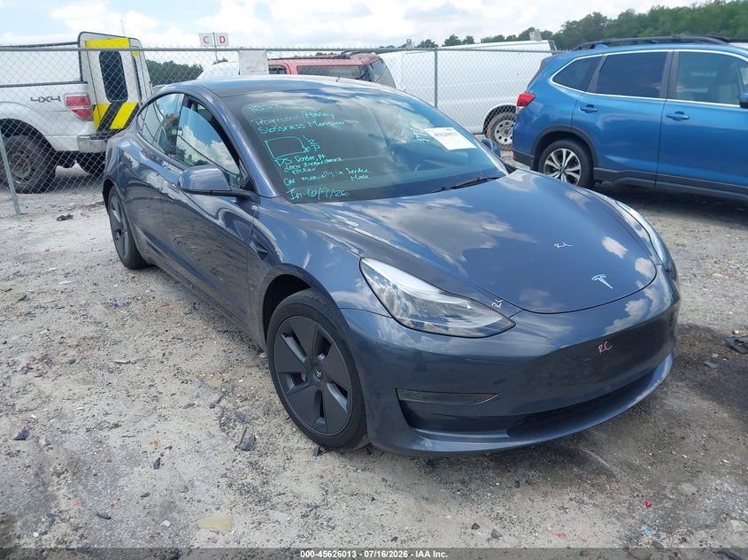TESLA MODEL 3 - zdjęcie 1