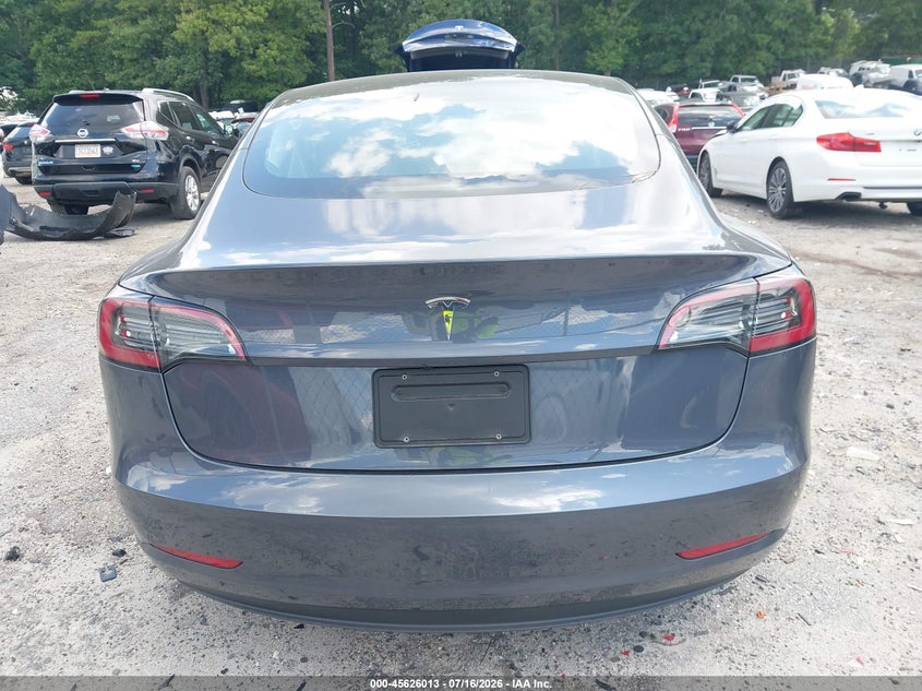 TESLA MODEL 3 - zdjęcie 16