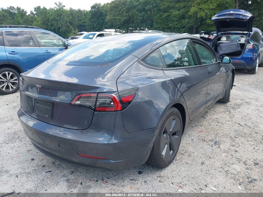 TESLA MODEL 3 - zdjęcie 4