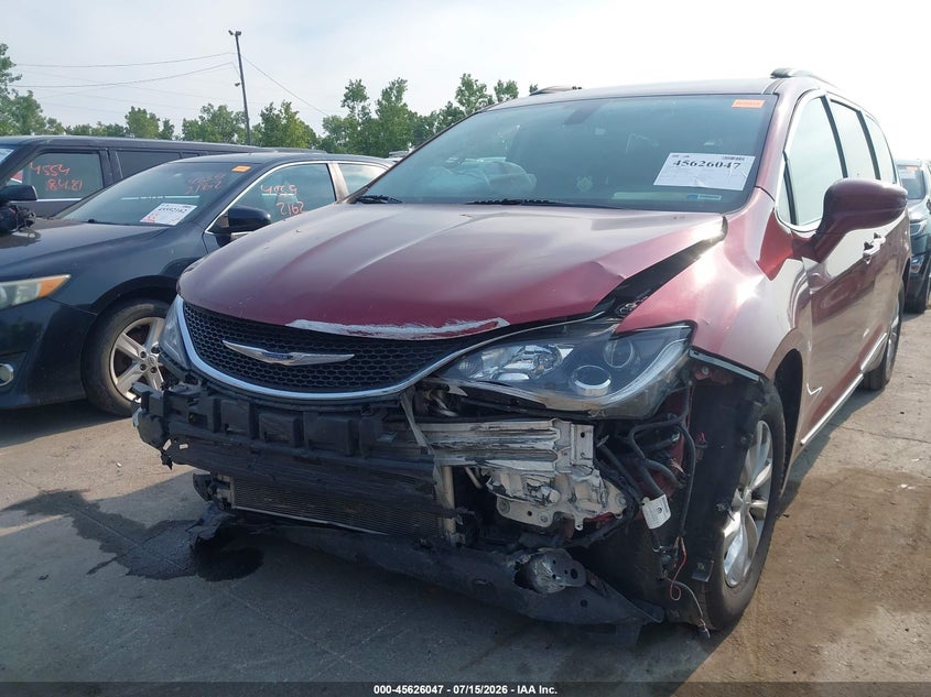2017 CHRYSLER PACIFICA auction photo 6