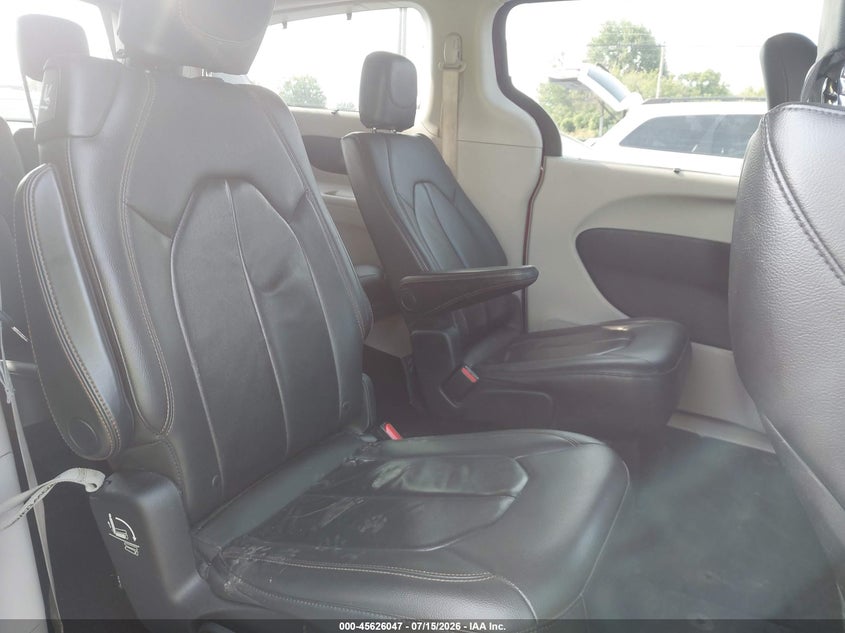 2017 CHRYSLER PACIFICA auction photo 8
