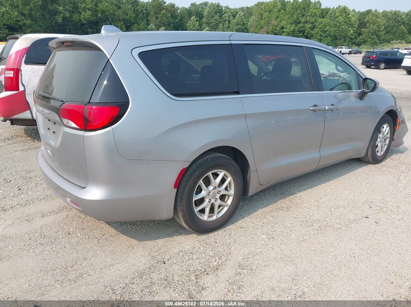 2020 CHRYSLER VOYAGER auction photo 4