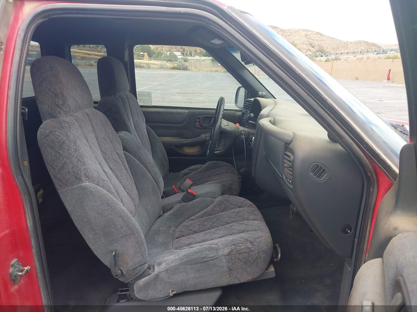 1998 GMC SONOMA auction photo 5