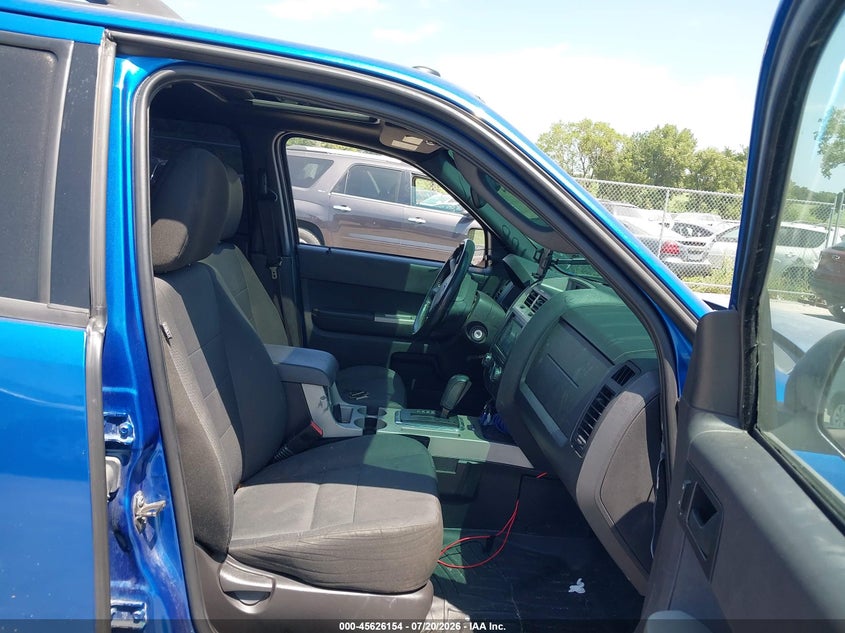 2012 FORD ESCAPE auction photo 5
