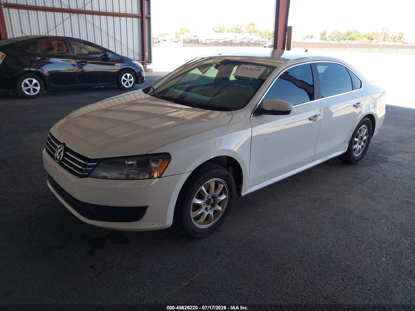 2014 VOLKSWAGEN PASSAT auction photo 2