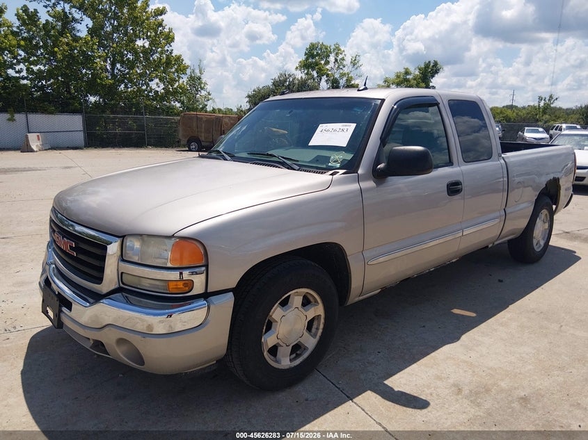 2005 GMC Sierra, Normal Wear & Tear, IAAI, VIN 1GTEC19T75Z339387 — photo 2