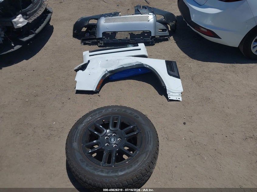 2025 Land Rover Defender 90 P300 S VIN: SALEJ6EX4S2421733 Lot: 45626319