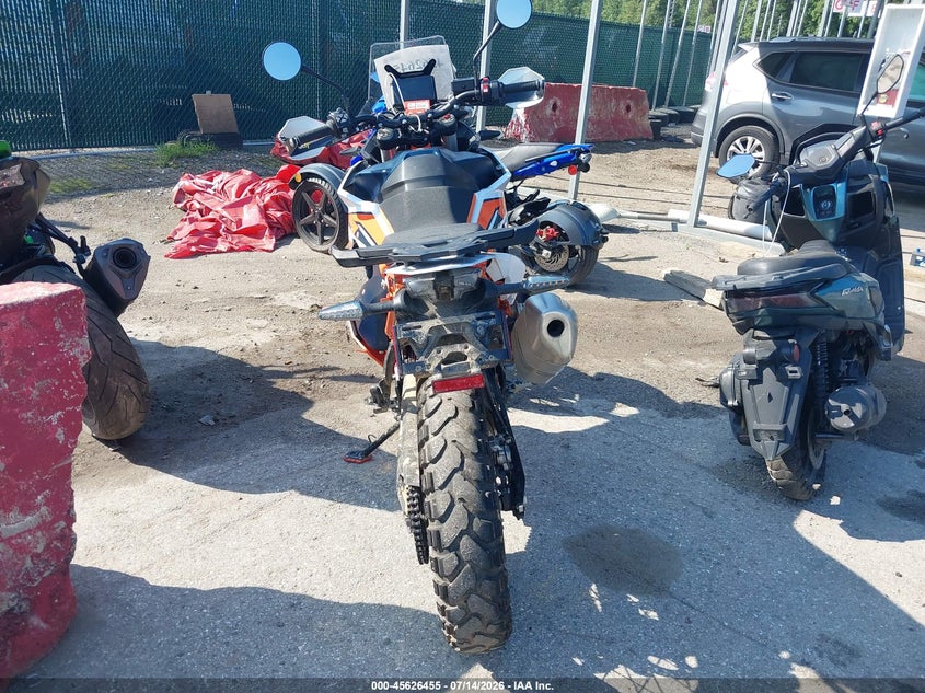 2024 KTM 890 auction photo 6