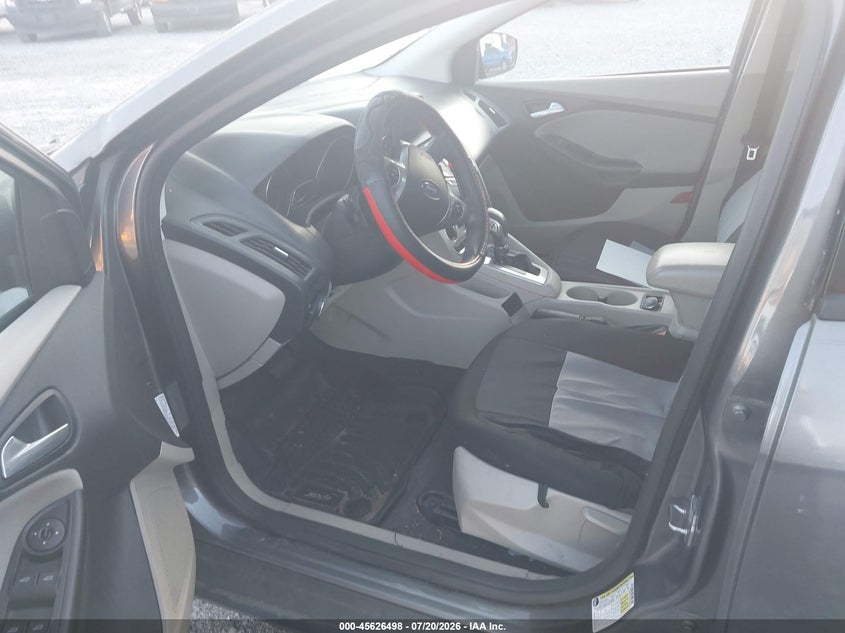 2013 FORD FOCUS auction photo 5
