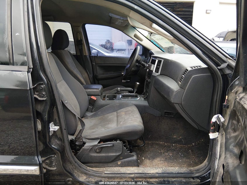 2010 JEEP GRAND CHEROKEE auction photo 5