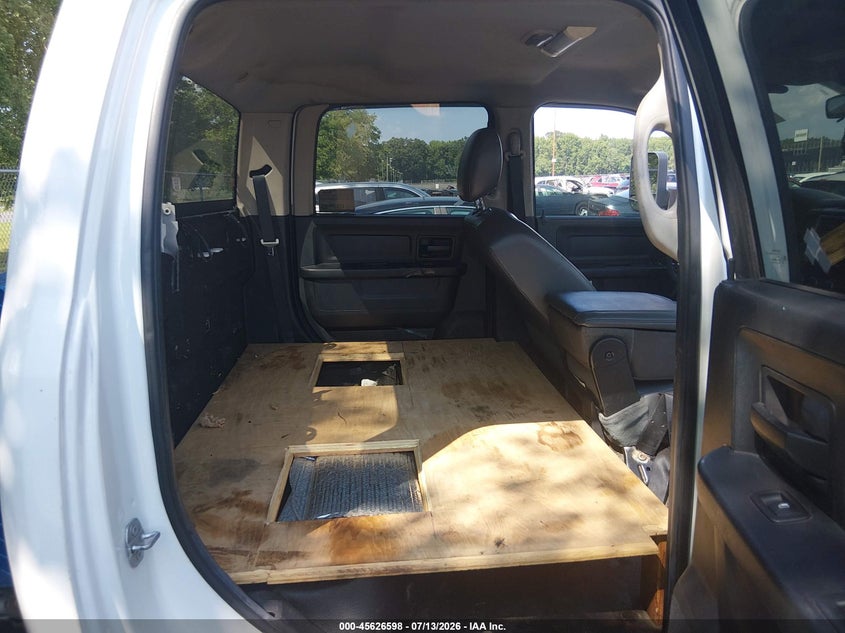 2016 RAM 3500 CHASSIS auction photo 6