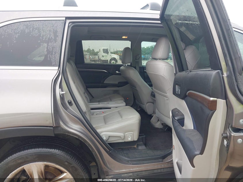 TOYOTA HIGHLANDER - zdjęcie 8