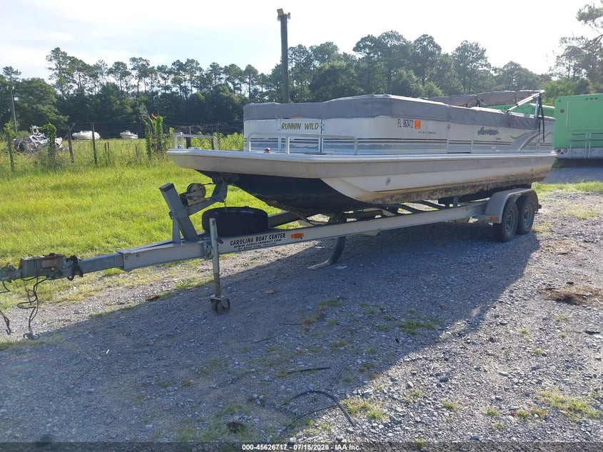 2003 GODFREY HURRICANE auction photo 2