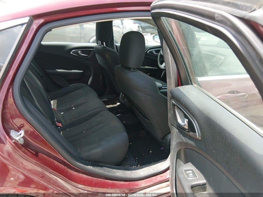 2016 CHRYSLER 200 auction photo 8