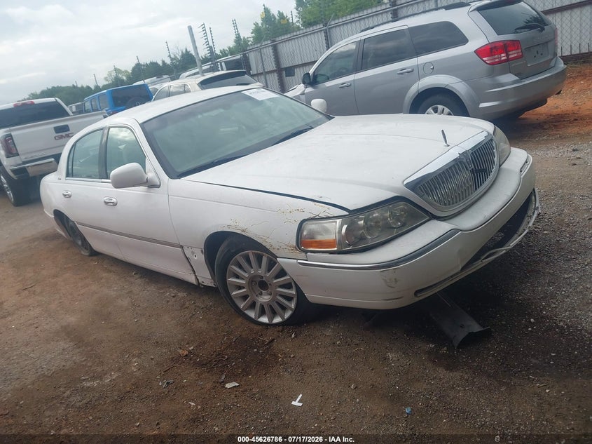 2003 Lincoln Town Car Executive