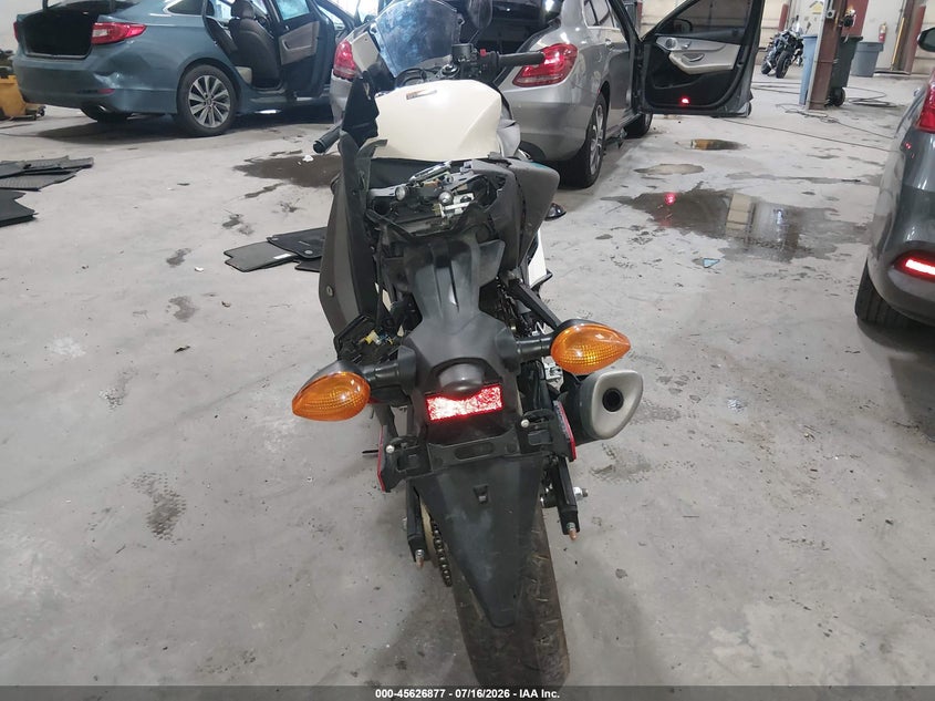 2024 YAMAHA YZFR3 auction photo 6