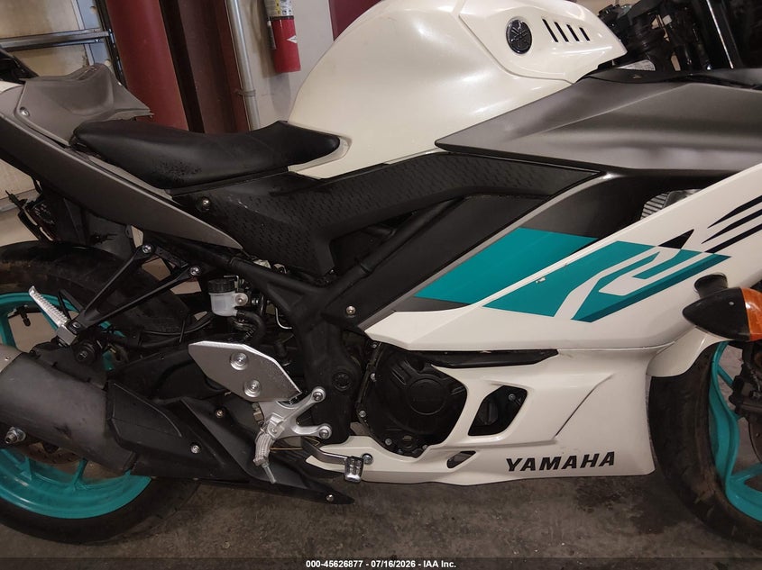 2024 YAMAHA YZFR3 auction photo 8