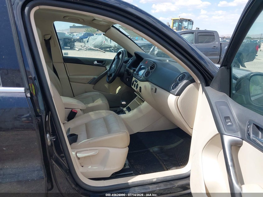 2009 VOLKSWAGEN TIGUAN auction photo 5