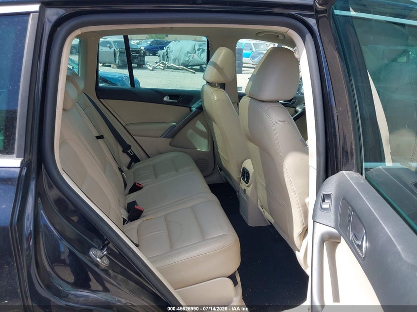 2009 VOLKSWAGEN TIGUAN auction photo 8