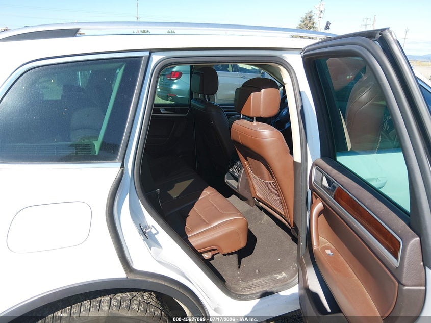 2014 VOLKSWAGEN TOUAREG auction photo 8