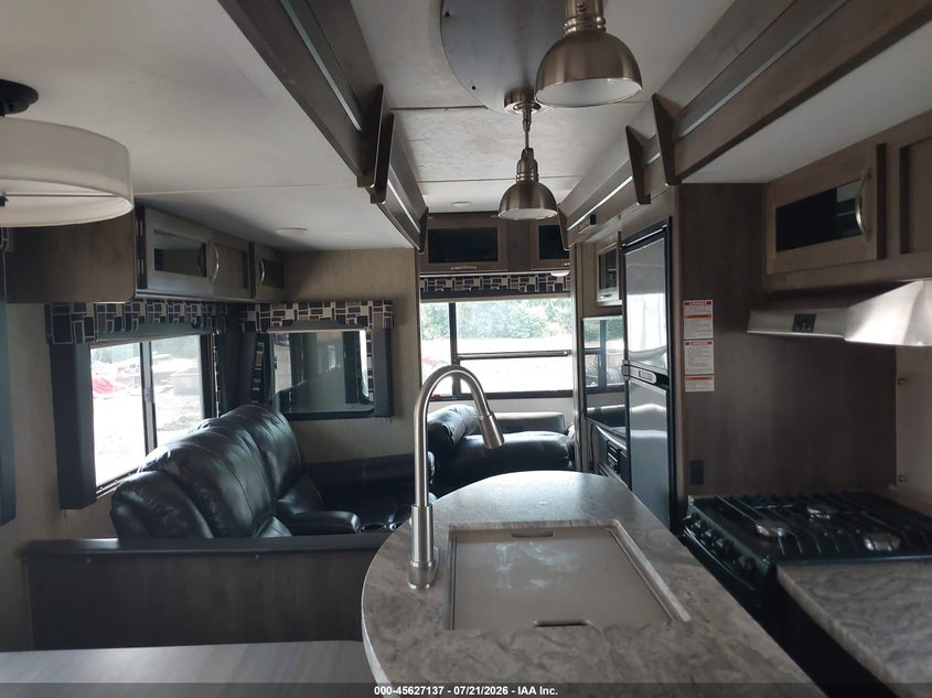 2018 KEYSTONE RV COLEMAN auction photo 8
