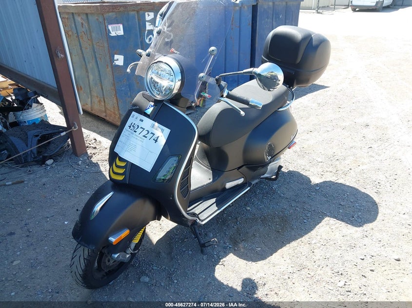 2022 VESPA GTS 300 SUPER auction photo 2