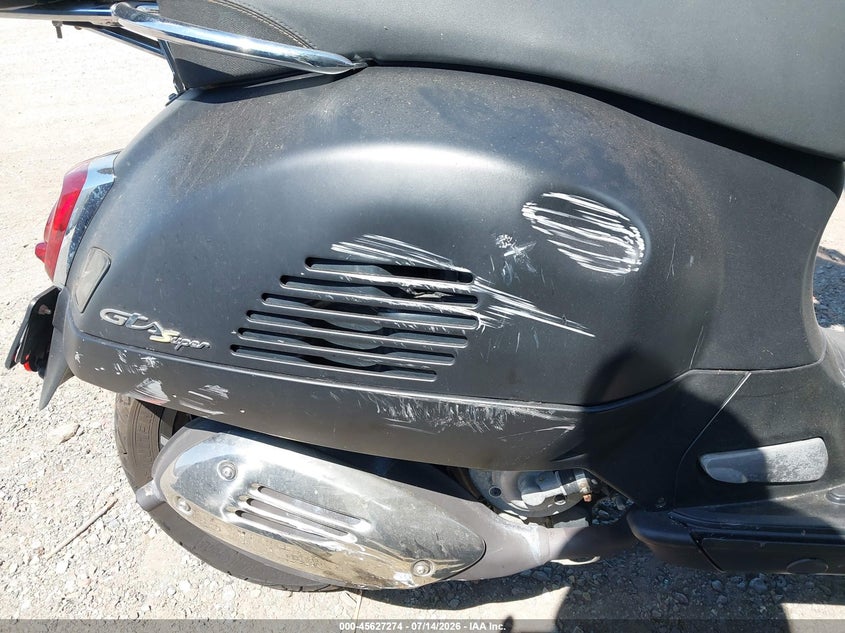 2022 VESPA GTS 300 SUPER auction photo 8