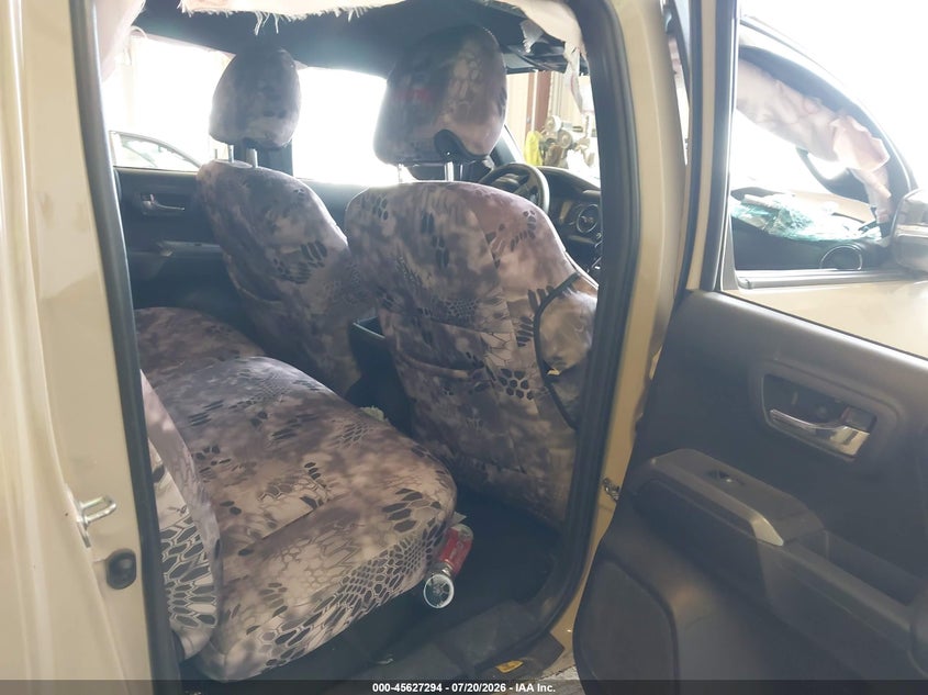 2020 TOYOTA TACOMA auction photo 8