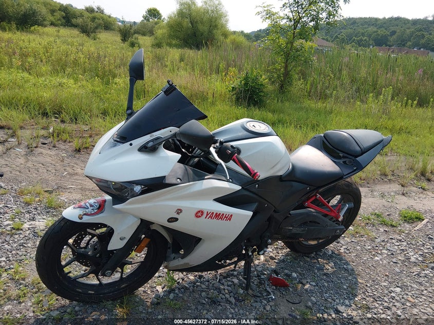 2017 YAMAHA YZFR3 auction photo 2