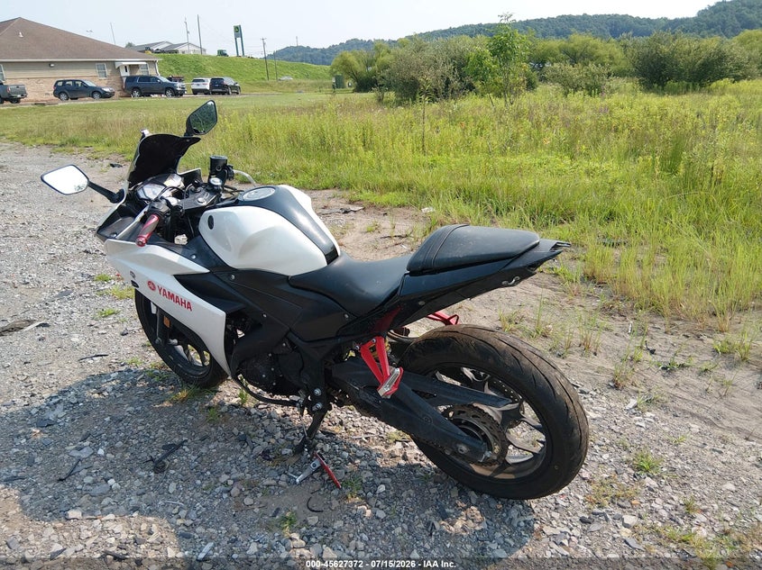 2017 YAMAHA YZFR3 auction photo 3