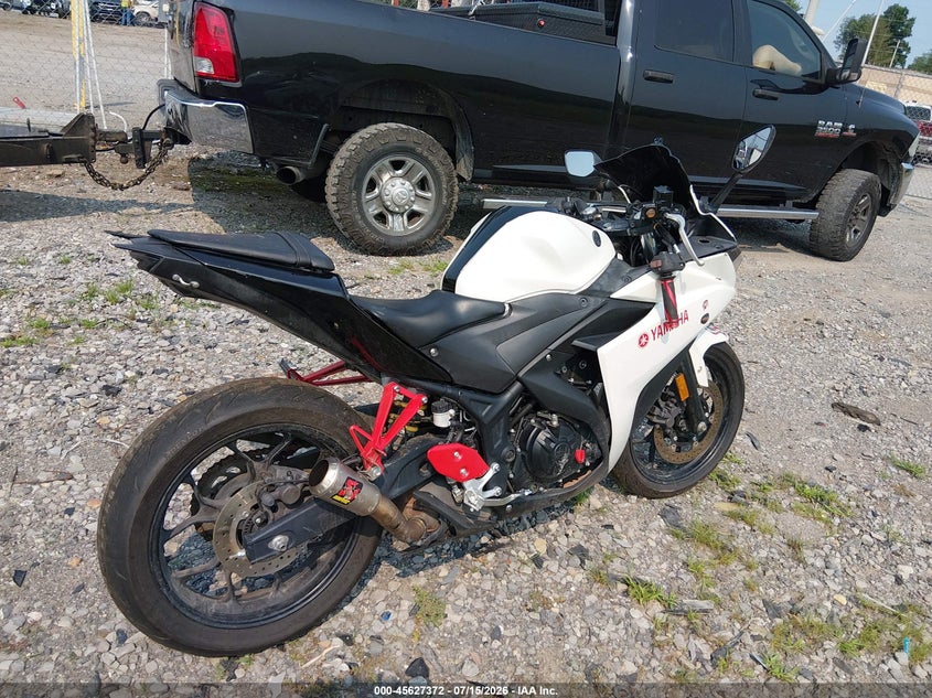 2017 YAMAHA YZFR3 auction photo 4