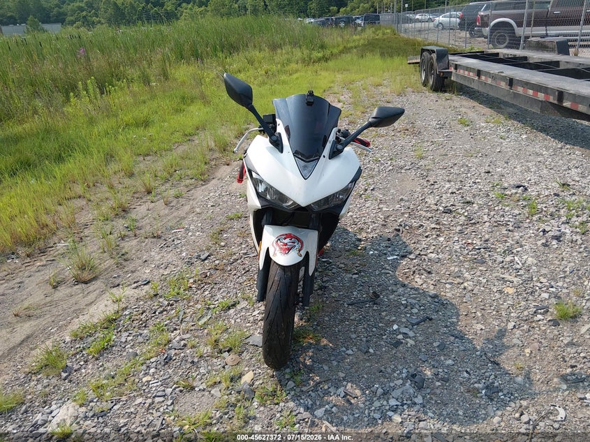 2017 YAMAHA YZFR3 auction photo 5