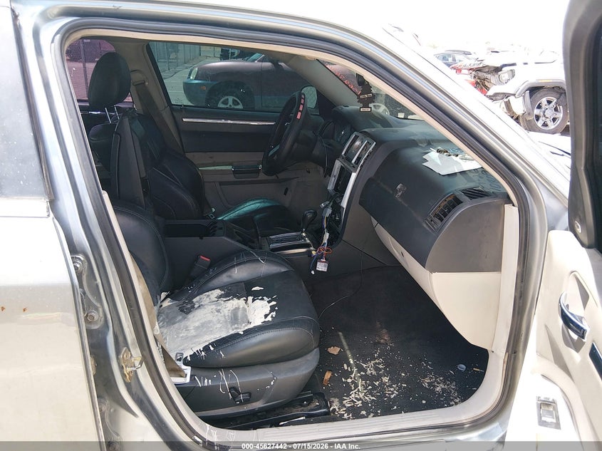 2006 CHRYSLER 300C auction photo 5