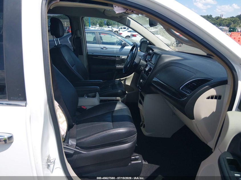 2013 Chrysler Town & Country Touring VIN: 2C4RC1BG2DR815147 Lot: 45627580