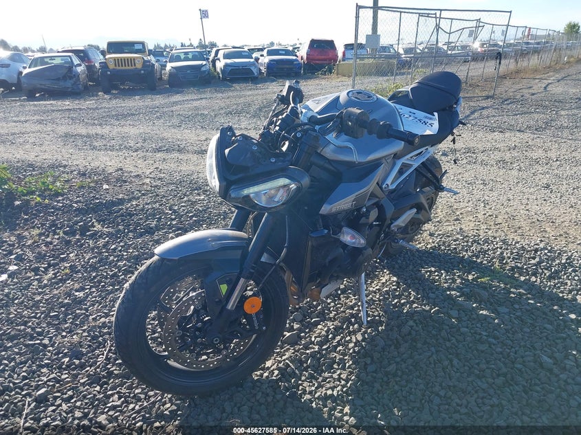 2024 TRIUMPH MOTORCYCLE STREET TRIPLE auction photo 2