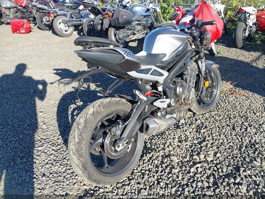 2024 TRIUMPH MOTORCYCLE STREET TRIPLE auction photo 4
