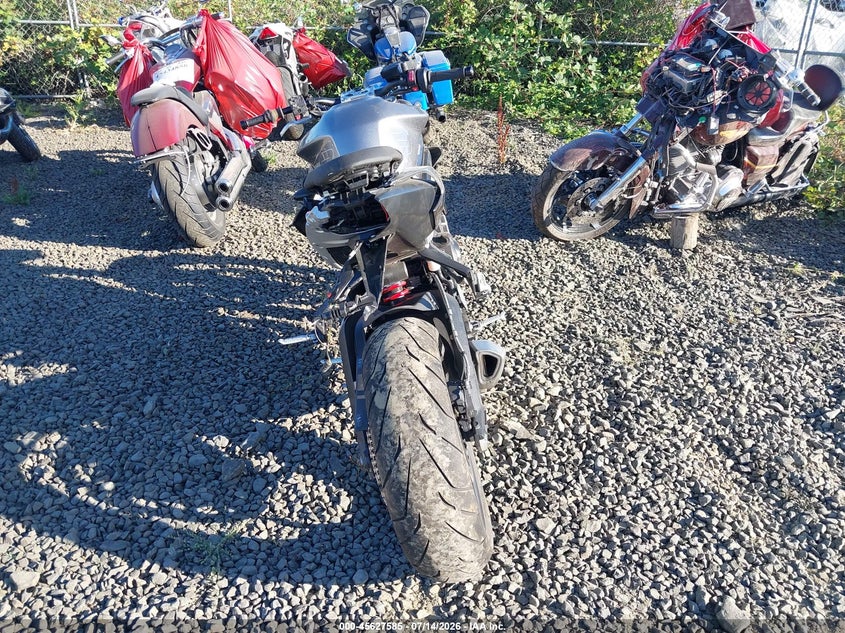 2024 TRIUMPH MOTORCYCLE STREET TRIPLE auction photo 6